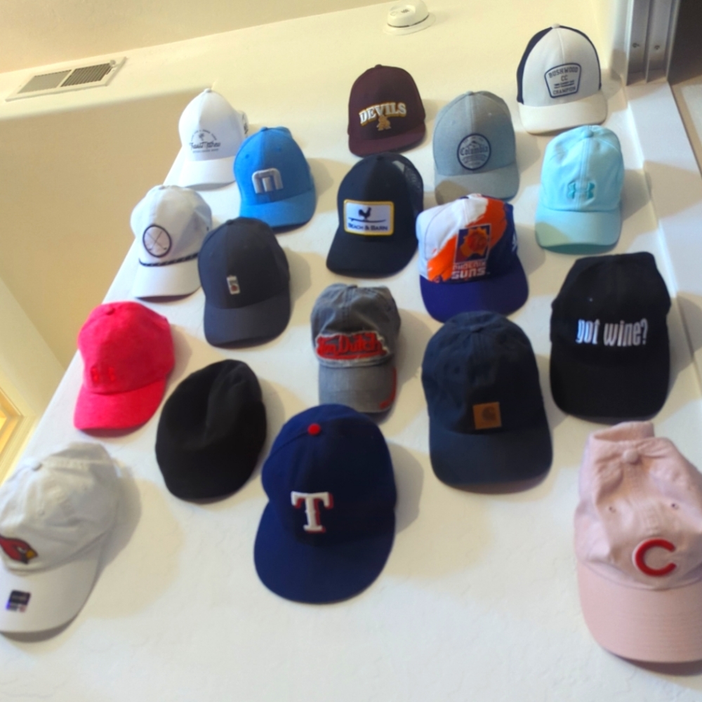 🧢SNAP-BACKS. CAPS. HATS. LIDS. & FITTEDS. $15 EACH🧢
